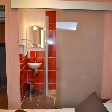 Hotel La Tour Du Loup La Bastide-de-Sérou Zimmer foto